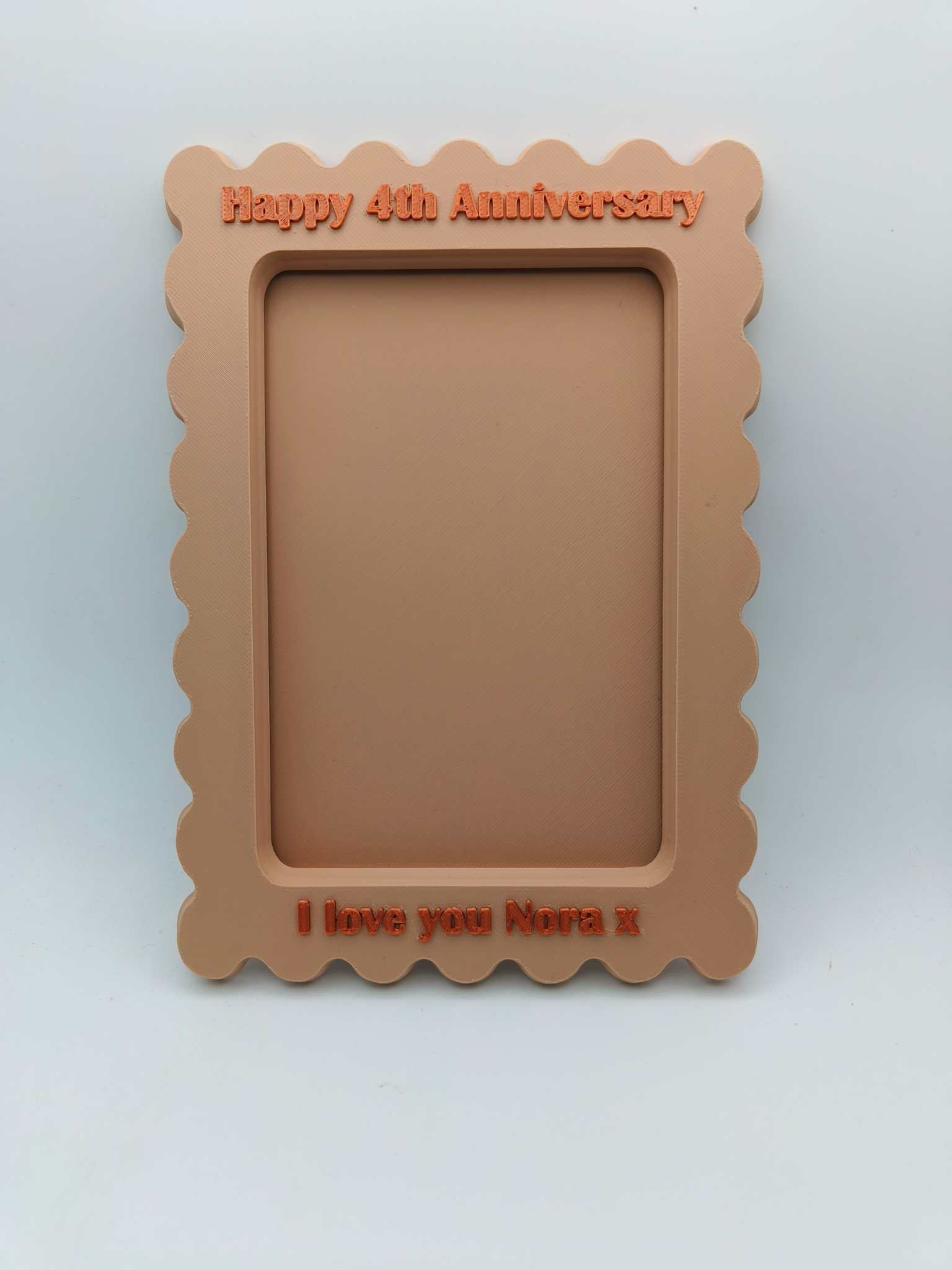 Scalloped Frame - Personalised Photo Frame with Custom Text in Scalloped Design